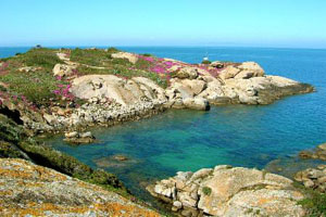 GIGLIO GRÁNITSZIKLÁI – FOTO:WWW.BOATMEN.IT