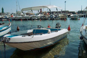 HAJÓBÉRLÉS GIGLIO-N FOTO:WWW.BOATMEN.IT