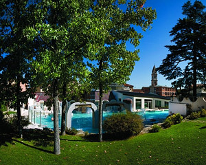 CASCIANA TERME GYÓGYFÜRDŐJE CASCIANA TERME GYÓGYFÜRDŐJE